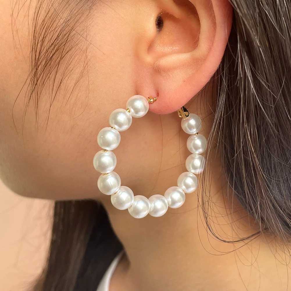 Simulated Pearl Hoop Earrings for Women Temperament Simple Round Circle Hanging Ear Fashion Wedding Jewelry Valentines Day XJ250623