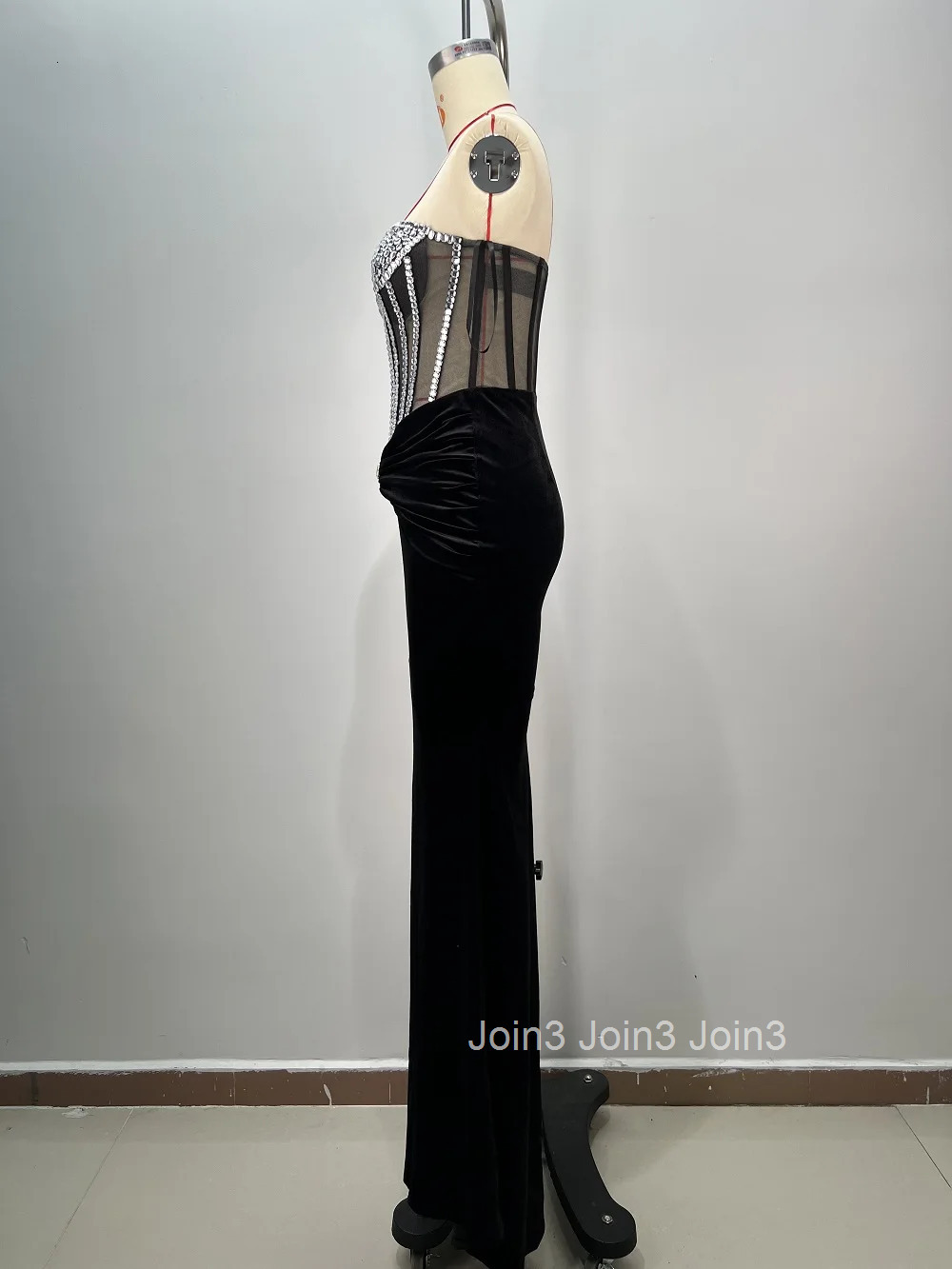 Black Bodycone Strapless Dress For Women Fashion V-Neck Diamonds Embelling Sleeveless Shirring Design Chic Red Carpet GownGown