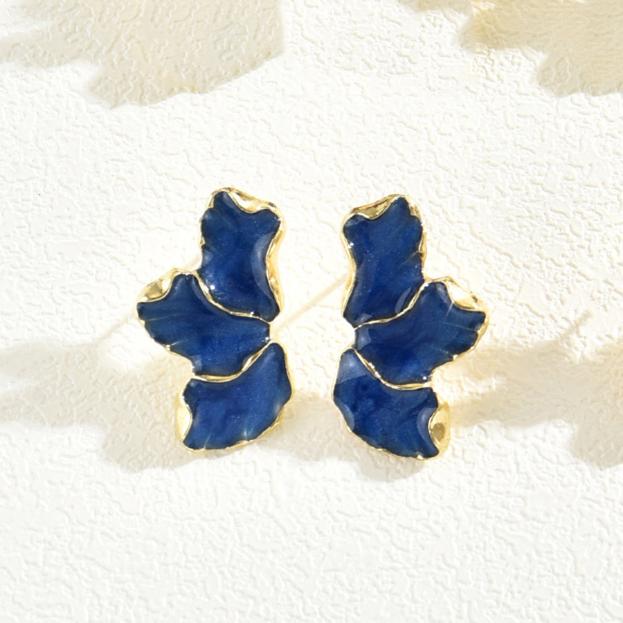 Korean and Japanese Style Clover Petal Fashion Oil Drip Design Studs Sweet Temperament Earrings for Women