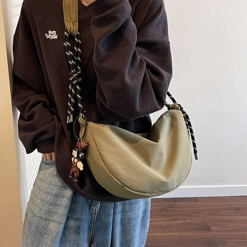Large Capacity Single Shoulder Crossbody Trendy Crescent for Women New Casual Versatile Nylon Commuter Dumpling Bag