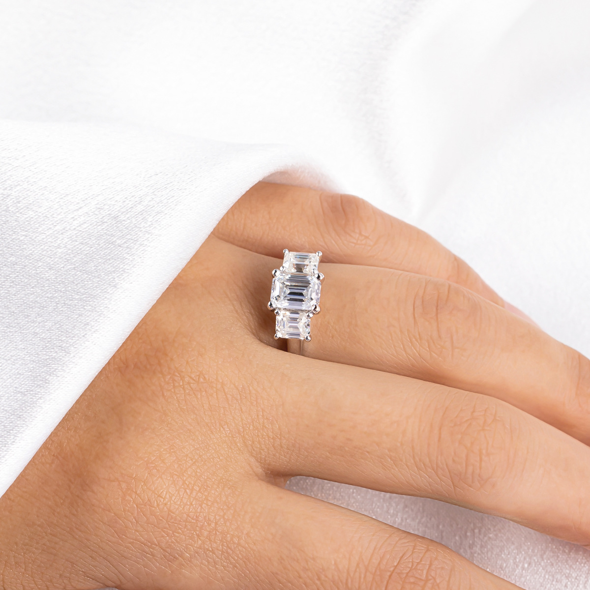 Unique Rectangle 1.6 CTW Three Stone Ring Sterling Silver Women Jewelry GRA Certification Emerald Cut Moissanite Ring