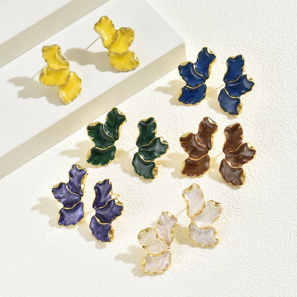 Korean and Japanese Style Clover Petal Fashion Oil Drip Design Studs Sweet Temperament Earrings for Women