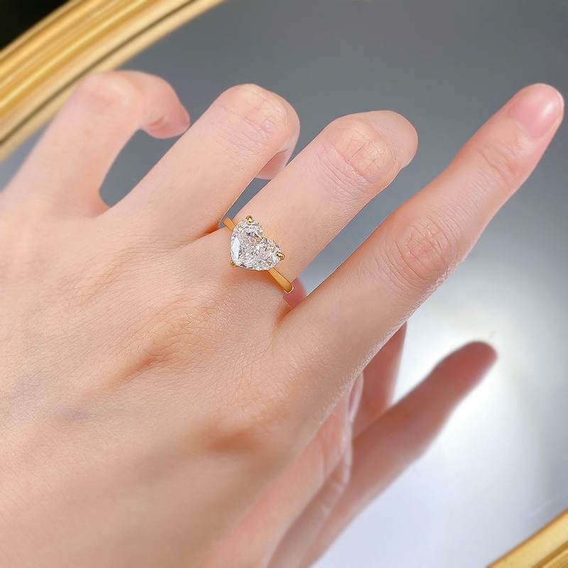 2025 Ins Top Sell Wedding Designer Rings Solitaire Luxury Jewelry Pure 100% S925 Sterling Silver 18K Gold Party Heat White Moissanite Diamond Women Br