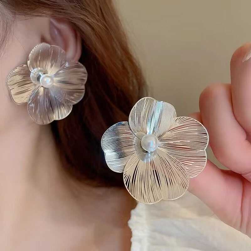 Large Flower Pearl Earrings for Women Luxury Design Stud Earrings for Women Korean Fashion Jewelry Accessories Christmas Gift XJ250623