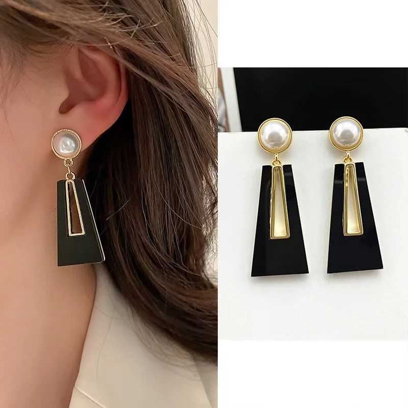 European and American exaggerated acrylic geometric earrings trapezoidal design feeling pendant temperament sweet cool earrings XJ250623