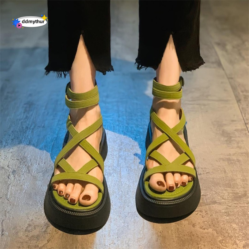 2024 Summer New Niche Design Hollow Thick Sole Open Toe Casual Sandals Fashion Flat Roman Shoes for Women ddmythur