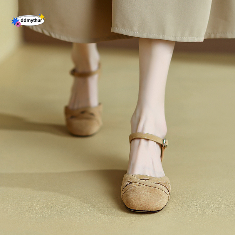 French Classic Roman Sandals for Women Summer 2024 New Round Matte Hollow Out Closed Toe Soft Sole Flat Shoes ddmythur