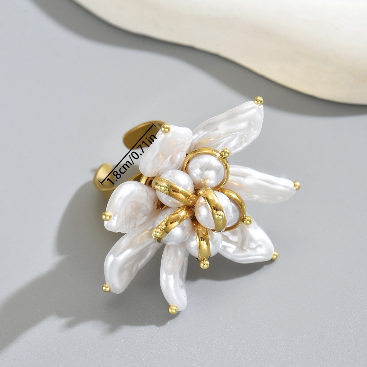 Wind Women's Open Flower Inlaid Irregular Pearl Design High-end Sense Index Finger Ring for Women