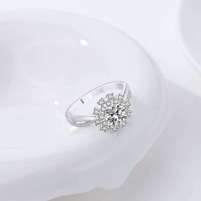 Wholesale 925 Silver Luxury Wedding Diamond Ring 1 Ct Big Moissanite Engagement Rings for Women
