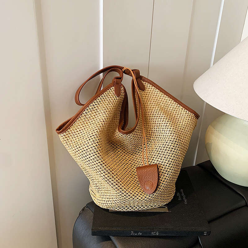 Beach Vacation Large Capacity Straw Lightweight Bags New Korean Style Ins Handbag Shoulder Tote Bag