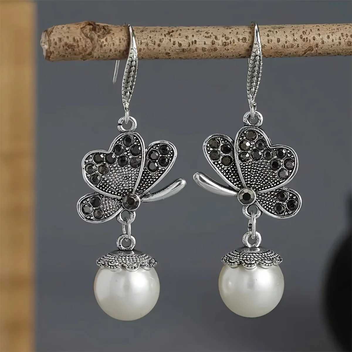 Vintage Bohemian Style Earrings Artificial Pearl Pendant Butterfly Design Sparkling Rhinestone Inlay Suitable For Women XJ250623