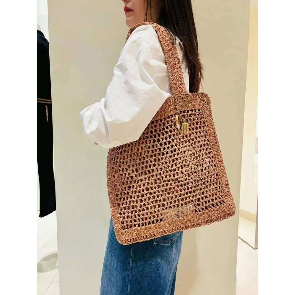 25 Spring/Summer New Grass Woven Bag Large Capacity Totes Hand Knitted Designer Elegant Women's Shoulder Handbag Beach Vacation