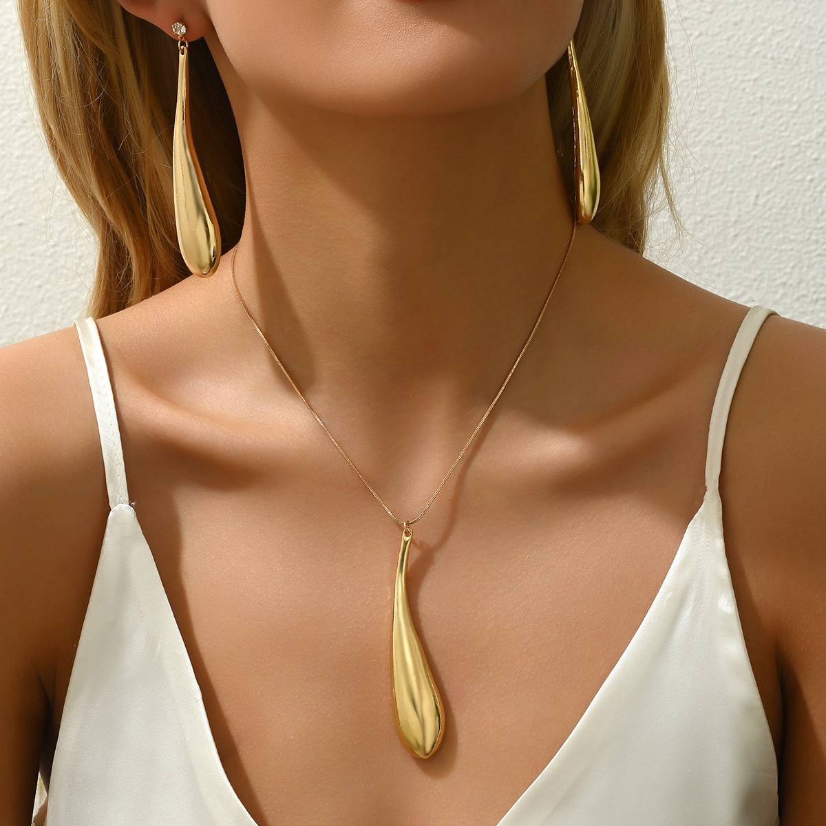 Jewelry Set Simple American Style Water Drop Design Stud Earrings Elegant Necklace Accessories