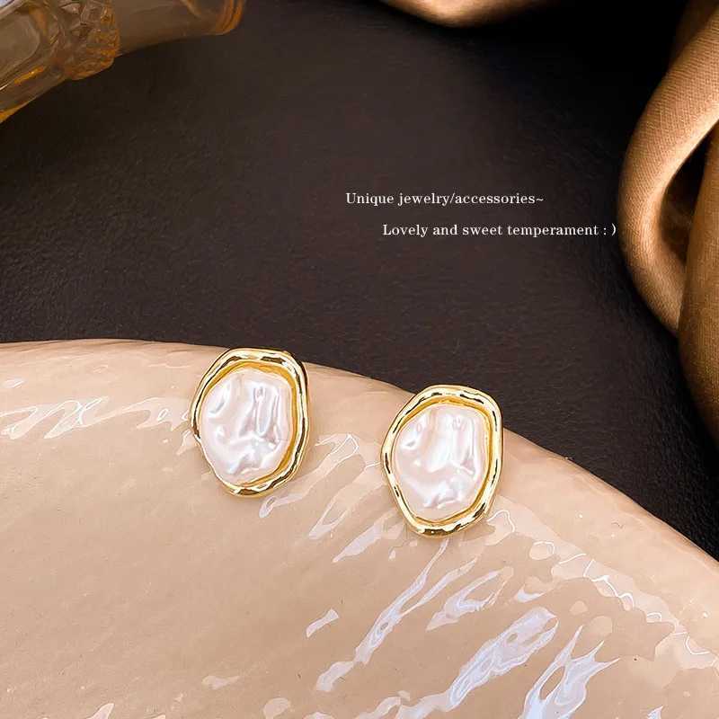 2024 Simple Geometry Imitation Pearl Clip-on Earrings for Women Golden Color Korean Fashion Small Earrings Elegant Jewelry Gift XJ250623