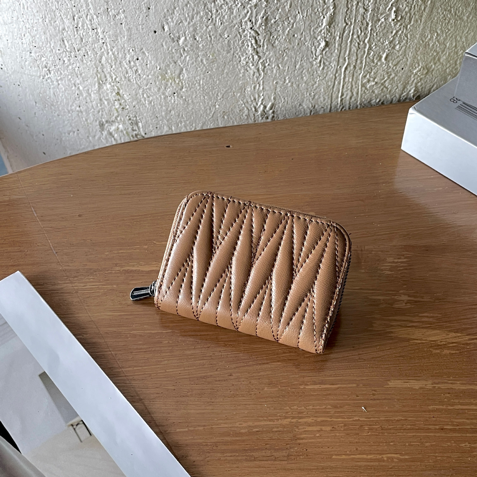 Free Shipping Designer Purses For Women Unisex Wallet Women Uxury Wallet Travel Modern Classic Leather Mini Wallet Snap Black Red ID Window Coin Purse