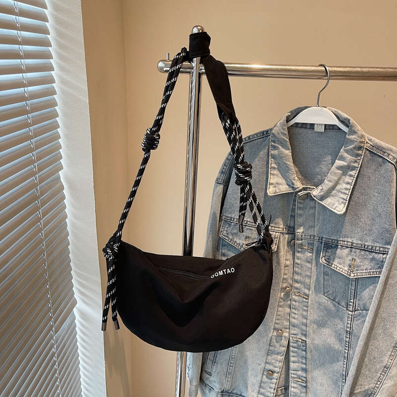 Trendy Casual Crossbody 2025 New Large Capacity Fashion Sports Single Shoulder Dumpling Bag