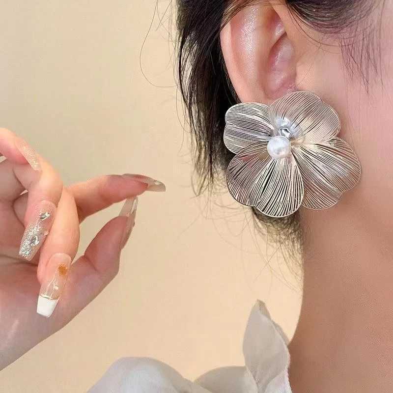 Large Flower Pearl Earrings for Women Luxury Design Stud Earrings for Women Korean Fashion Jewelry Accessories Christmas Gift XJ250623