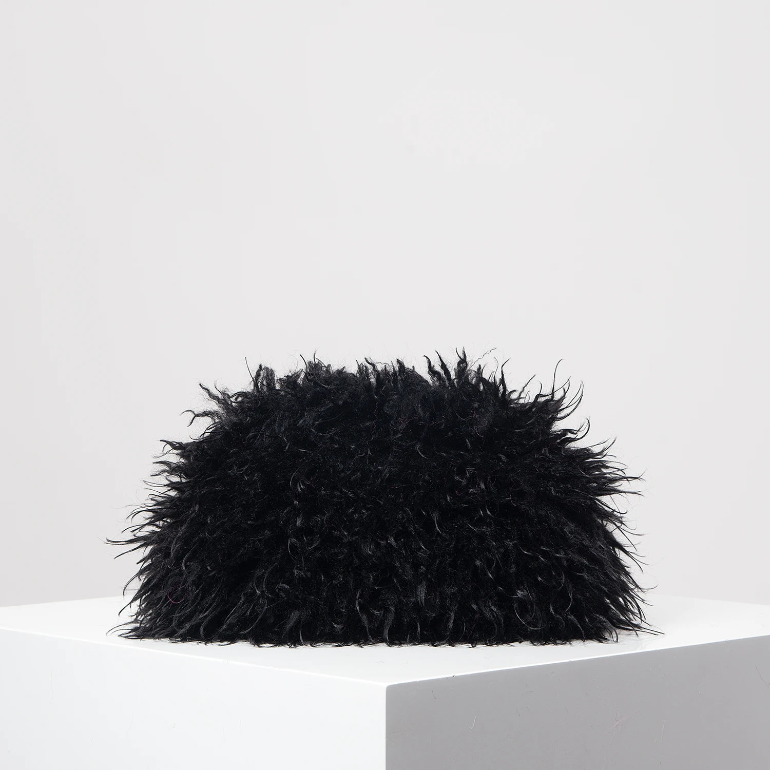 Y2K Plush Clutch Bag Candy-Colored Womens Clip Bag Elegant Evening Bag Womens Dress Party Wedding Item Cute Charming Girl Wallet Random Pattern 250617