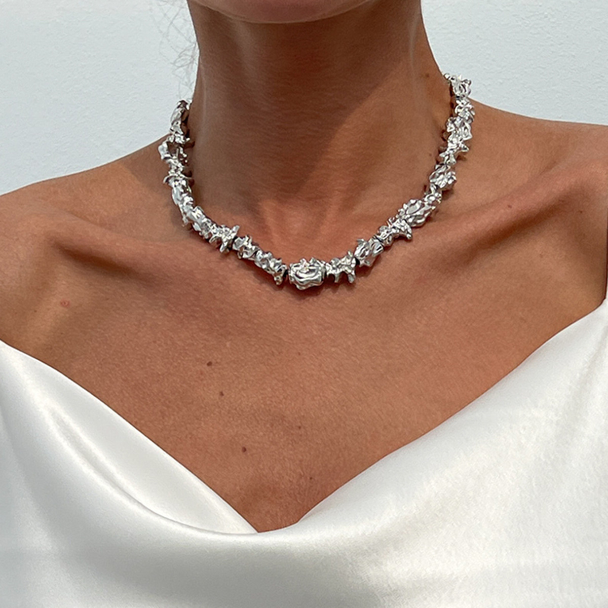 Minimalist INS Style Irregular Liquid Alloy Fashion Wrinkled Lava Choker Necklace