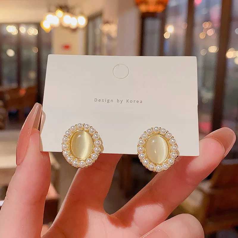 Baroque Opal Oval Imitation Pearl Stud Earring for Women French Retro Elegant Korean Sweet Ear Wedding Party Jewelry Gift XJ250623