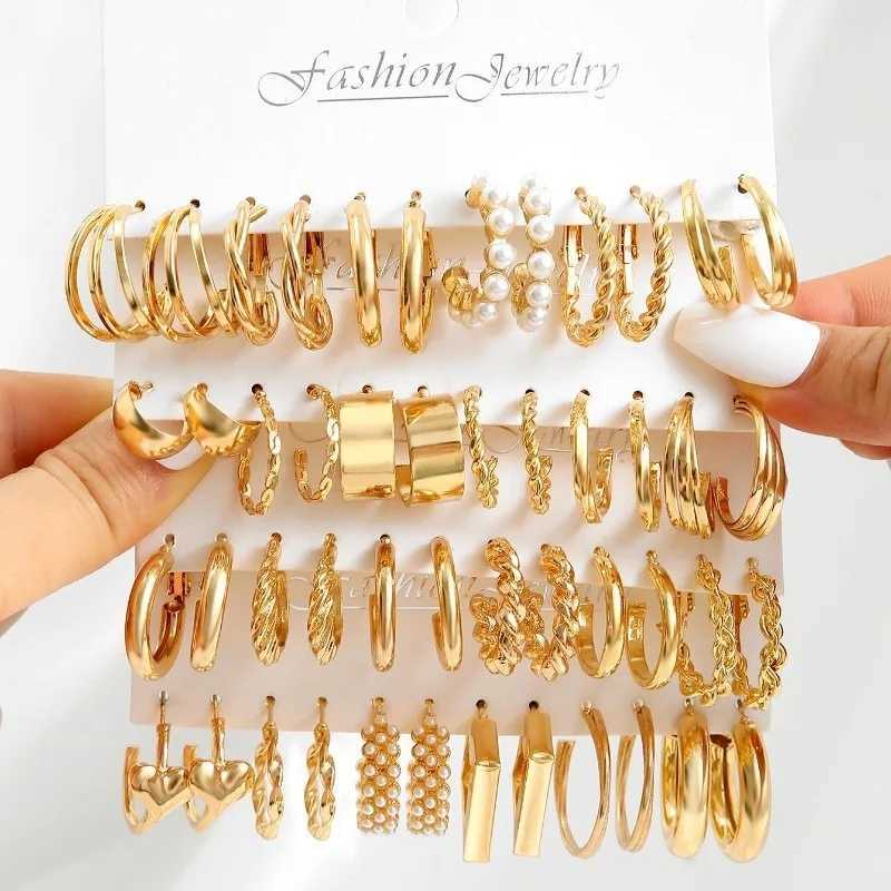 Golden Pearl Buckle Earring Set for Womens Jewelry Pendant Retro Round Geometric Pendant Earrings Fashion Gift XJ250623