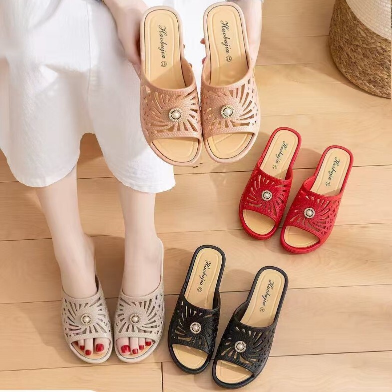 Summer New Women's Slippers Fashion Home Outdoor Anti slip Women's Slippers Designer Shoes Durable Thick soled Women's Sandals