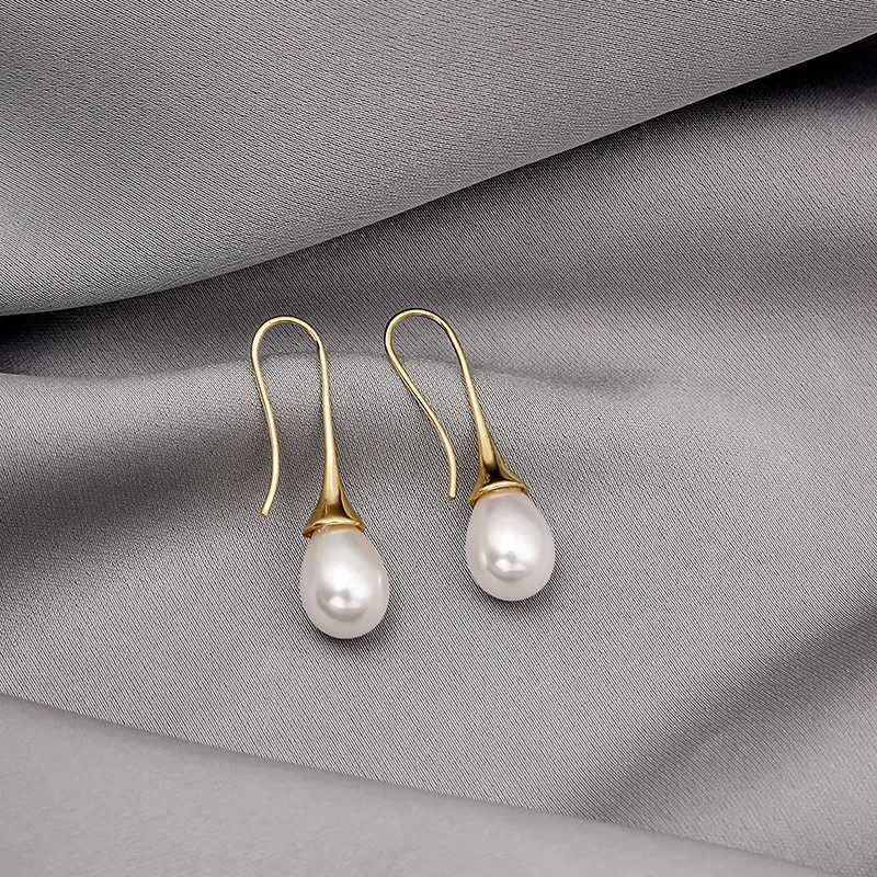 Woman Vintage Pearl Dangle Earrings 2022 Gold Color Simple Style Classic Long Hanging Earring Personality Womens Party JewelryXJ250623