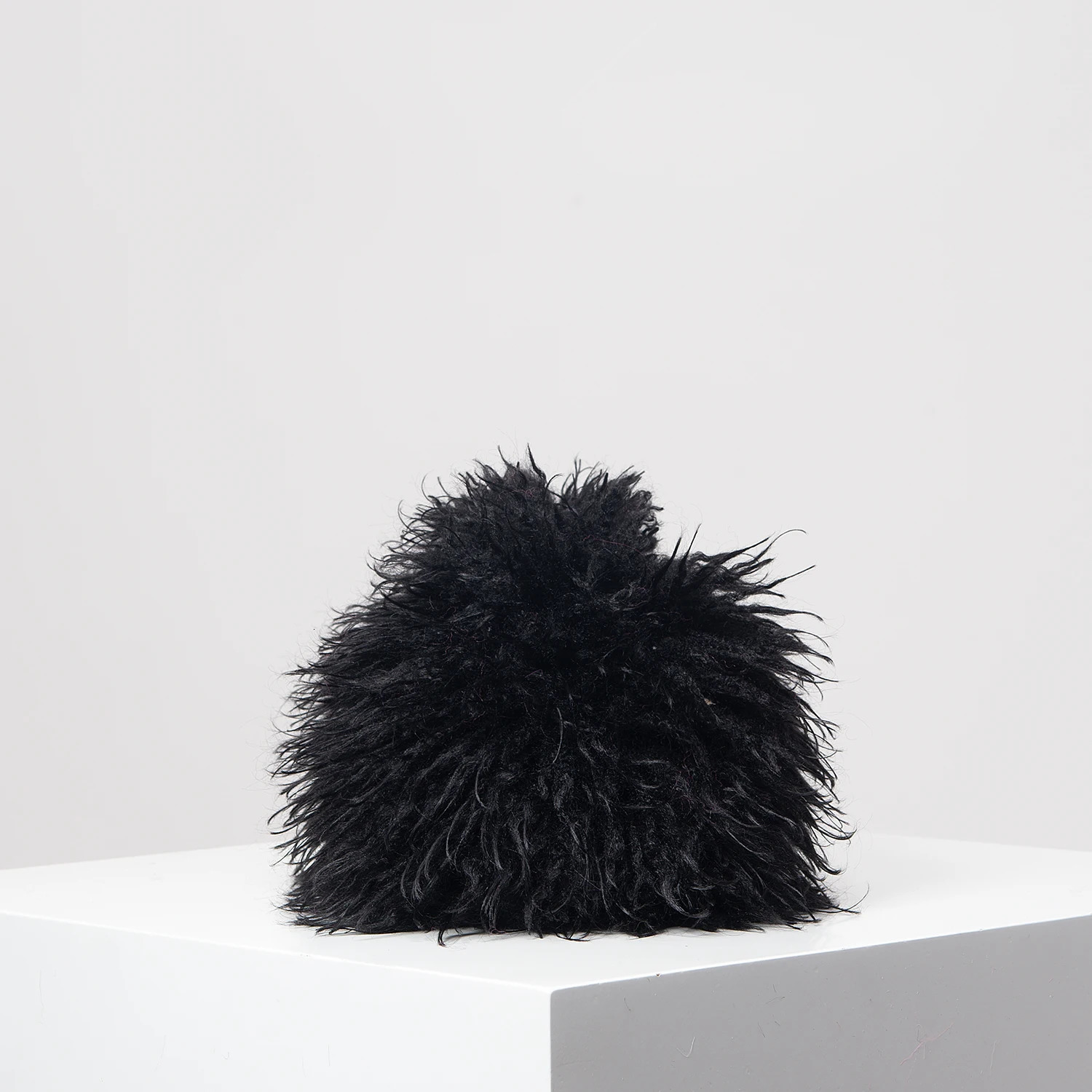 Y2K Plush Clutch Bag Candy-Colored Womens Clip Bag Elegant Evening Bag Womens Dress Party Wedding Item Cute Charming Girl Wallet Random Pattern 250617