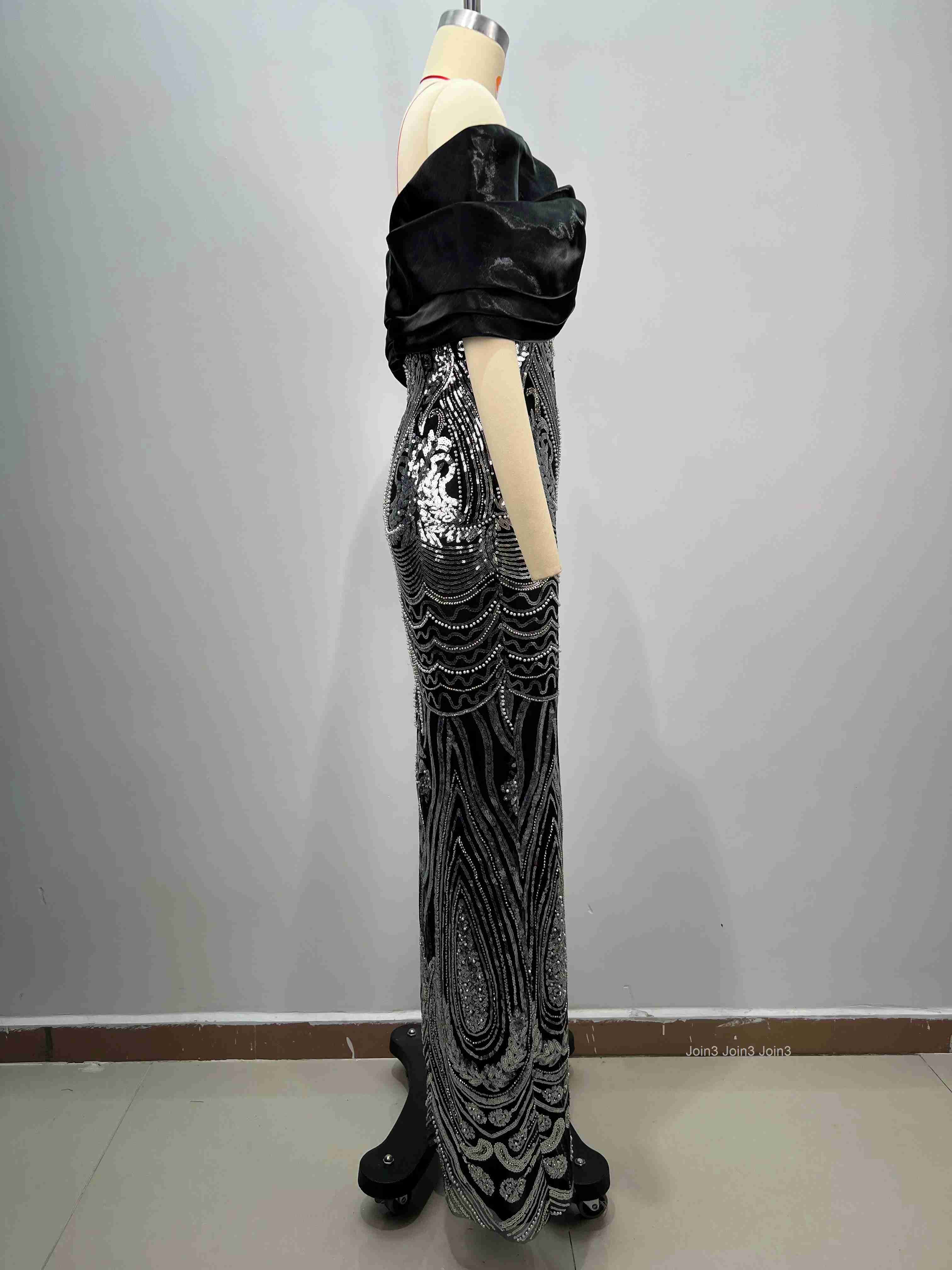 Stylish Black Silver Beaded Evening Gown with Flowing Skirt Fitted Bodice for Red Carpet Gala Formal Events