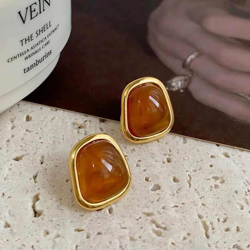 Vintage Coffee Color Square Resin Stud Earrings for Women Girls Fashion Metal Irregular Geometric Earrings Jewelry 2025 Trend XJ250623