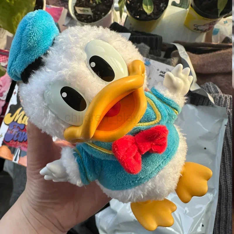 DISNEYVinyl Doll Mickey Mouse Anime Figures Decor Collection Kids Gifts MINISO Mickey Family Cute Together Keychain Series Blind Box W250623