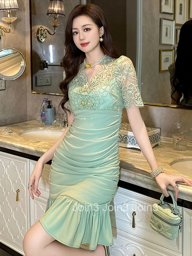 Women Clothes Sweet Lace Floral Sexy V-Neck Slim Mini Short Fishtail Dress Elegant Fashion Party Prom Vestidos Casual Summer New