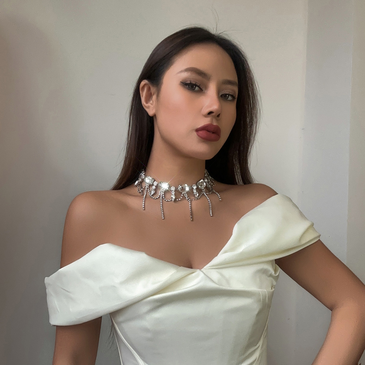 Jewelry Light Full Dia Spicy Girl Collarbone for Women Niche Versatile Design Sense Tassel Necklace