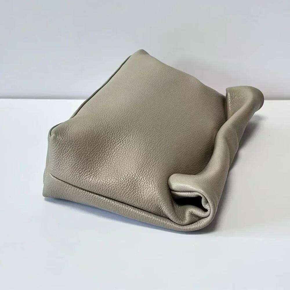 Motingsome Daily Clutch Thick Cowhide Leather Woman Handbag Calfskin Folding Purses Soft Hand Pouch Bag 2023
