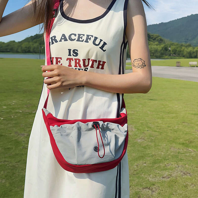 Fashion Lightweight Women's Phone Versatile Commuter Shoulder Crossbody Men's Student Party Dumpling Outdoor Travel Bag