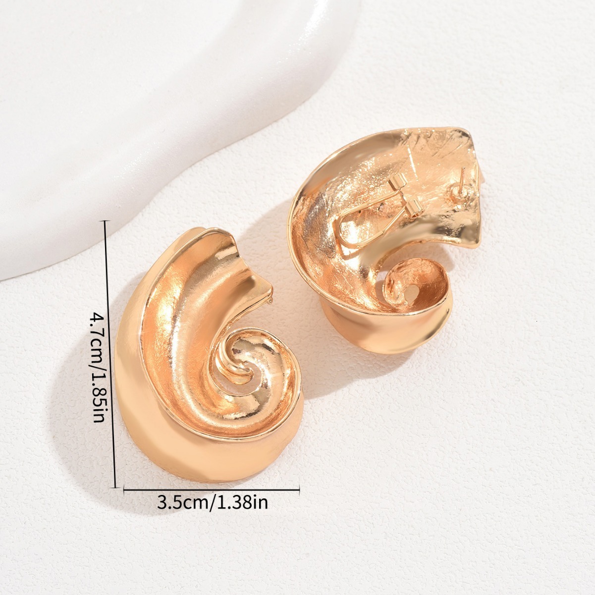Summer New Women's Spiral Conch Metal Design Sense Stud Earrings Jewelry