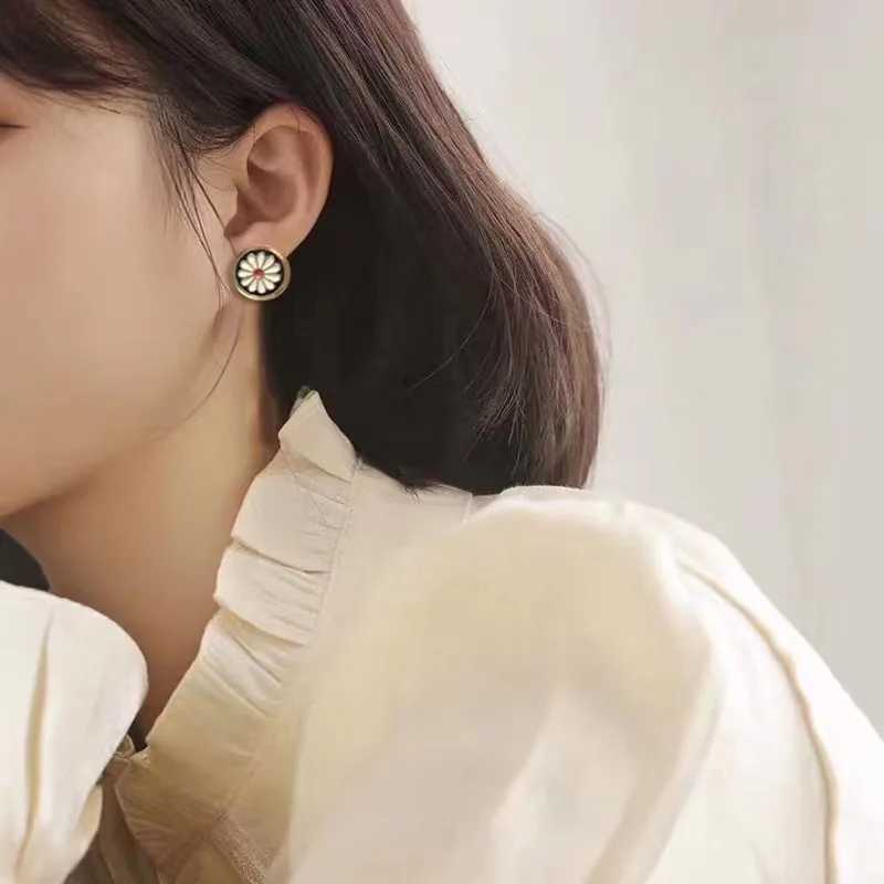 2020 Vintage Colorful Enamel Metal Flower Stud Earrings Geometric Square Round for Women Girls Daisy Wedding Jewelry Gifts XJ250623
