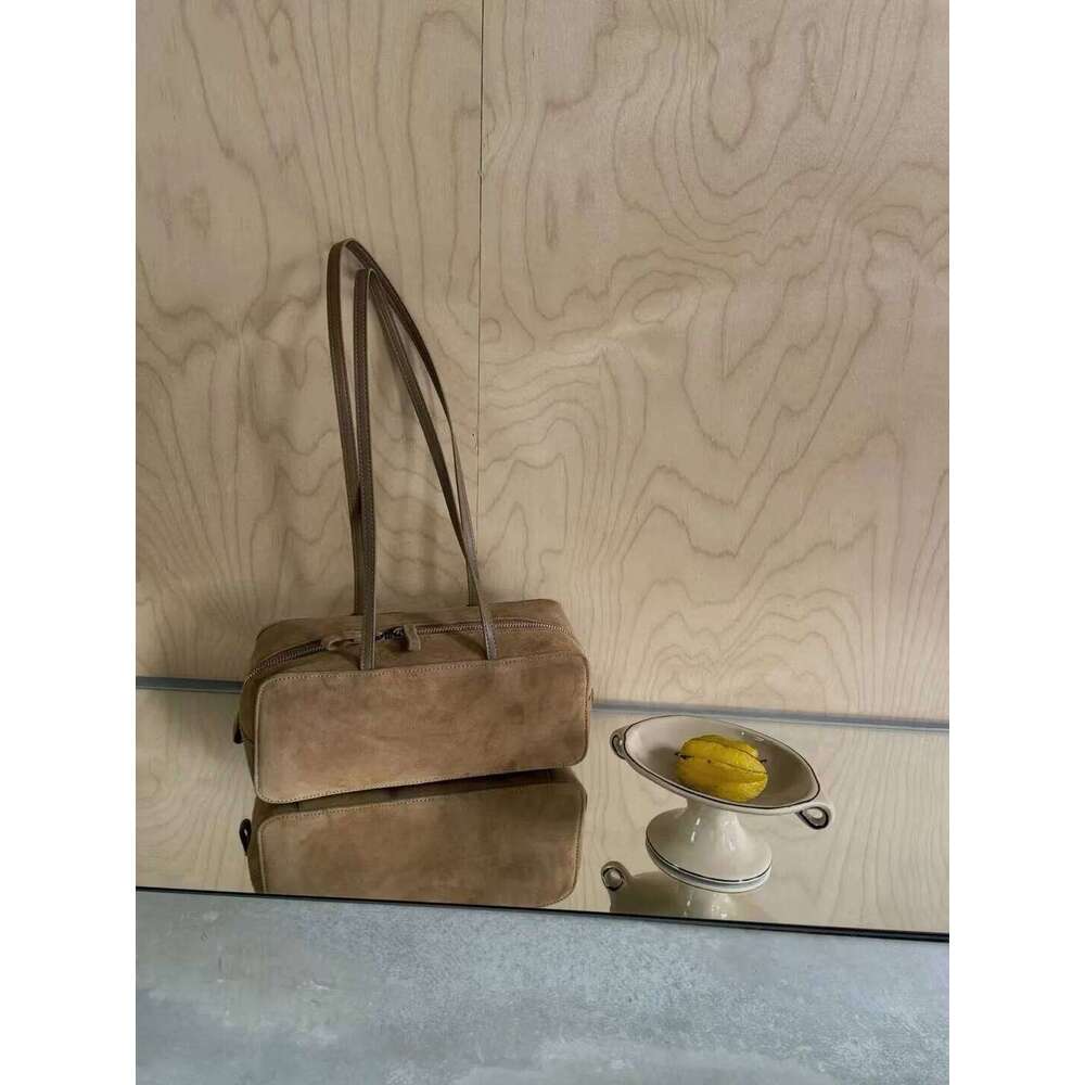Niche Design Fashion First Layer Cowhide Simple Commuter Underarm Shoulder Bag