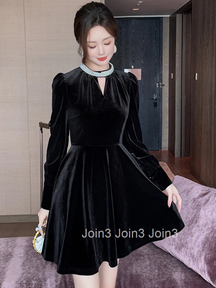 Autumn Winter Fashion Casual Black Velvet Pearl A-Line Short Dress Women Clothes Elegant Vintage Puff Sleeve Slim Party Vestidos