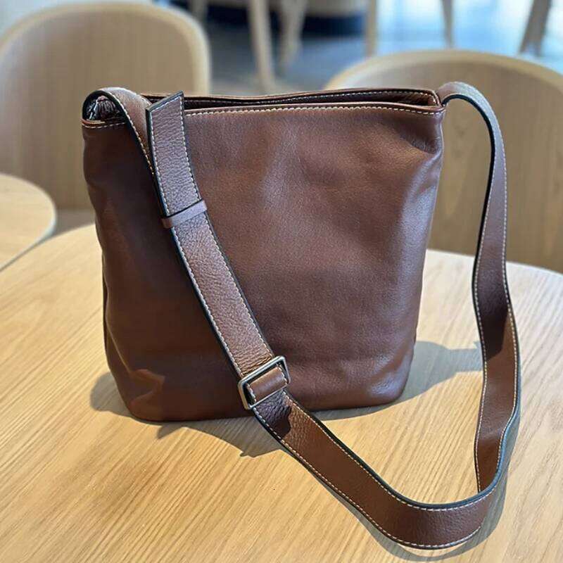2025 New Japanese Casual Cowhide Crossbody Retro All-Matching Women's Shoulder Bucket Bag Soft Leather