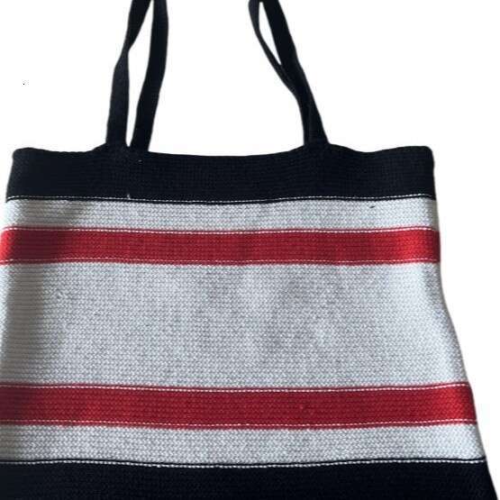 Women's Commuting, Large Capacity Bag, Fashionable Knitted Heart Style, Casual Versatile Shoulder Bag for Women