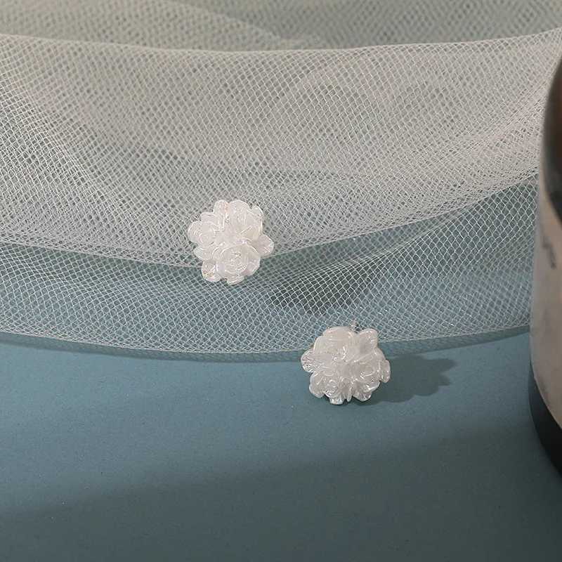 White Flower Stud Earring for Women Simple Korean Design Sweet Camellia Special Ear Jewelry Wedding Best Friend Christmas Gift XJ250623