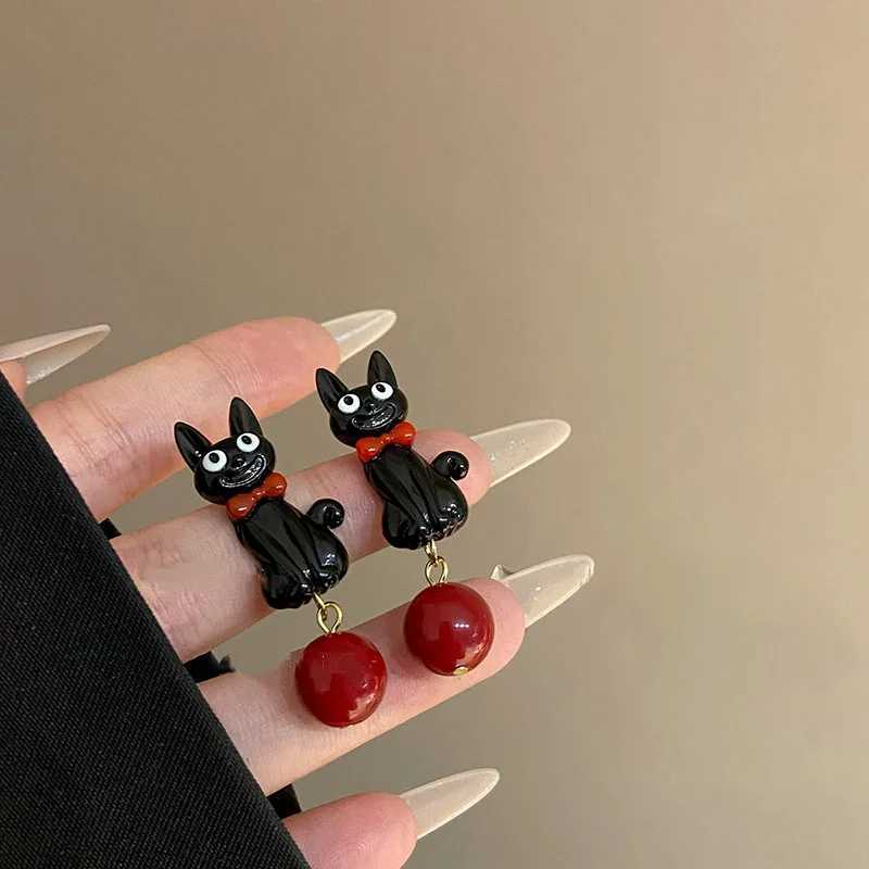 Sweet Cool Cartoon Black Cat Earrings Fashionable Women Personality Temperament Red Pearl Pendant Earrings Simple High-EndXJ250623