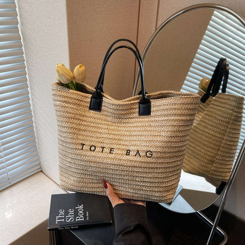 New Mori Style Summer Vacation Beach Travel Large Capacity Tote Bag for Women Trendy Straw Handbag