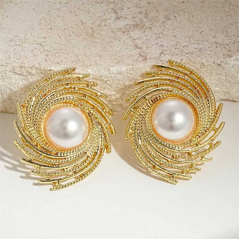 2025 New Train Fireworks Dangle Earrings for Women Elegant Pearl Beads Middle Gold Color Metal Irregular Female Unusual Earrings XJ250623