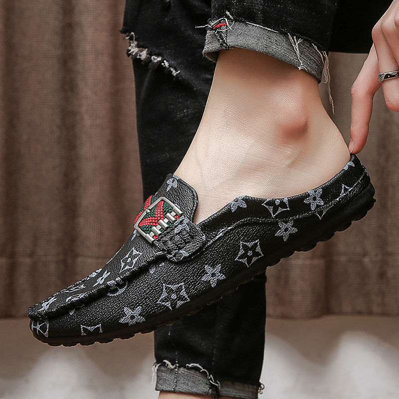 Designer shoes, men's shoes, summer breathable white sneakers, new fashionable casual board shoes, one-legged toe cover, half-drag, no heel shoes