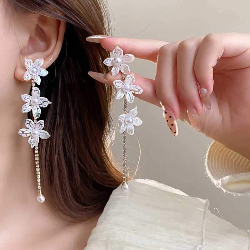Imitation Pearl Rhinestone Lily Flowers Fringe Long Dangle Earrings For Women Elegant Temperament Dainty Fashion Luxury Jewelry XJ250623
