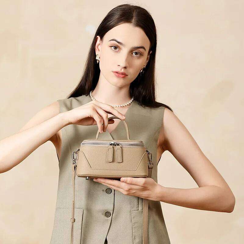 Head layer cowhide lunch box crossbody 2025 new hand-held shoulder bag, makeup genuine leather women's bag