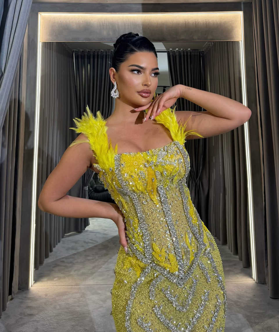 Luxury Beaded Sequined Evening Dresses Elegant Feather Square Neck Mermaid Prom Dress Crystal Floor Length Party Celebrity Gowns