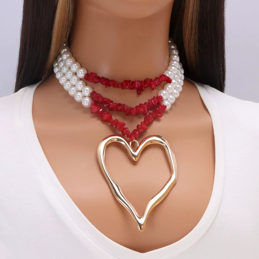 Pearl multi-layered large heart pendant, turquoise necklace, fashionable and exaggerated design sense, collarbone chain, spicy girl personality neckla